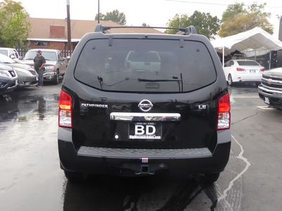 2010 Nissan Pathfinder LE