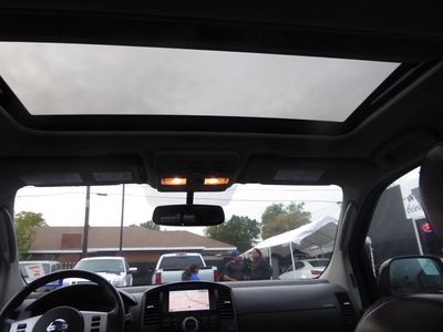 2010 Nissan Pathfinder LE
