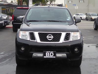 2010 Nissan Pathfinder LE