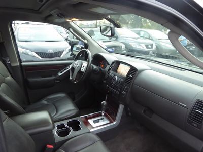 2010 Nissan Pathfinder LE
