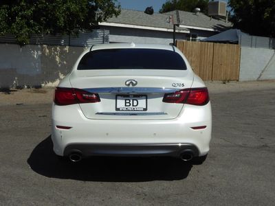 2016 INFINITI Q70
